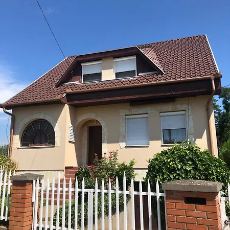 Istvan Apartman Tiszafured Exterior photo