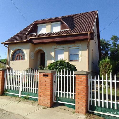 Istvan Apartment *